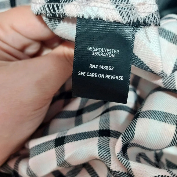 Torrid Ivory Gingham Mini Twill Pleated Skater Skirt in Size 1 (14/16) - Picture 11 of 12